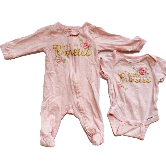 GERBER Baby Girl Sleepers & Onesies Sets - Size Newborn - 4 Sets (8 Pcs Total) - Picture 5 of 6